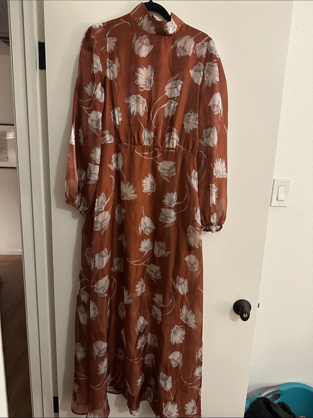 MELLODAY Rust Floral High-Neck Maxi Dress with White Blooms